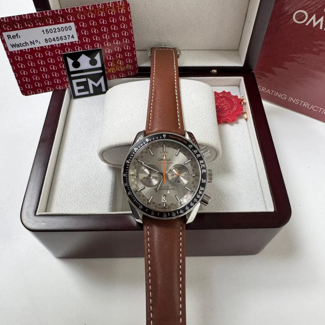 Speedmaster Co-Axial Chronograph Gray/Orange – 42 mm Brown Leather Strap