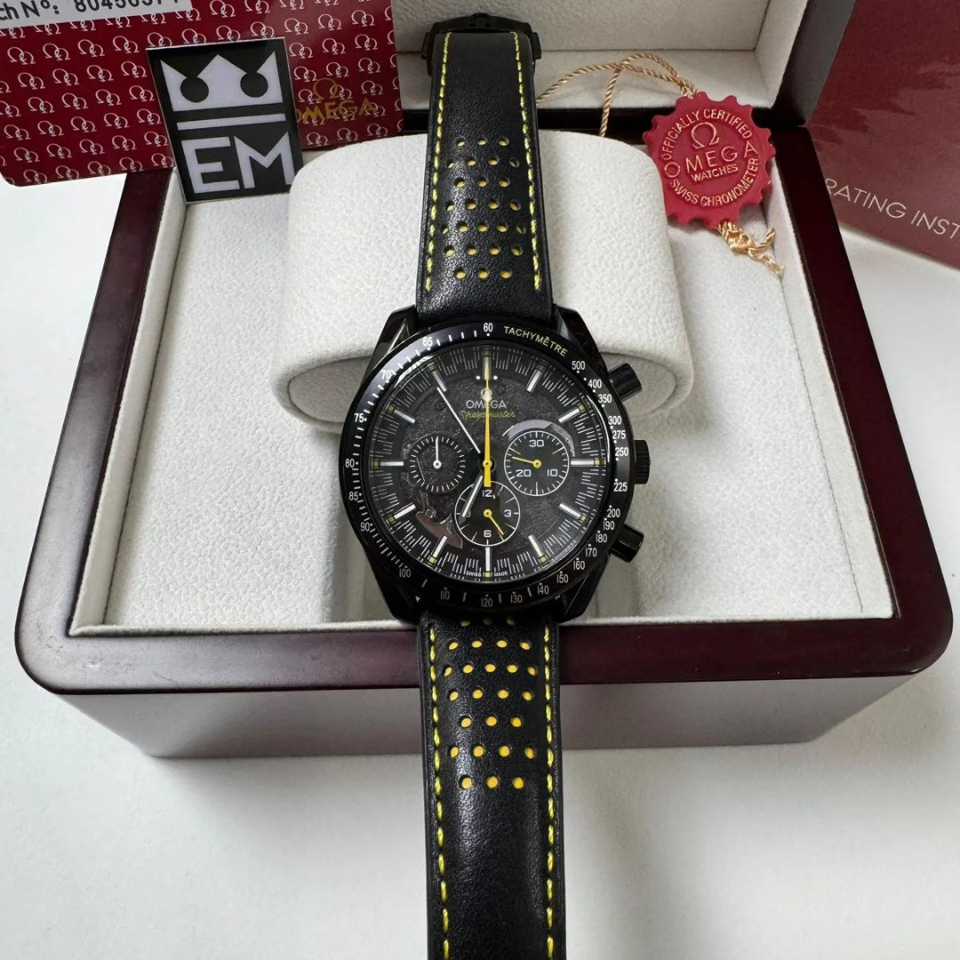 Speedmaster Racing Co-Axial Chronograph Black/Yellow – 44 mm Perforated Leather Strap Omega