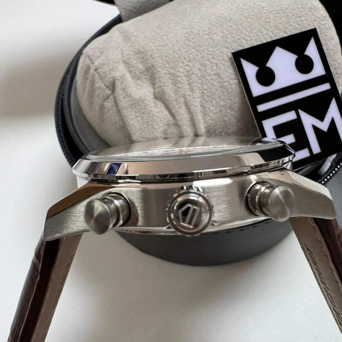 TH Carrera Chronograph – Silver Dial & Brown Leather Strap TAG Heuer