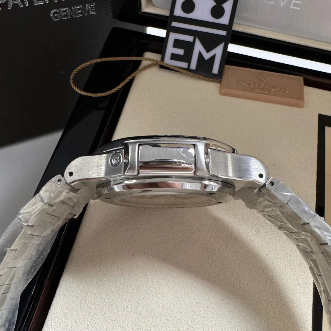 PP Nautilus Blue Moonphase Automatic