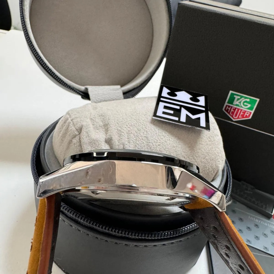 TH Carrera Chronograph Black – Automatic | Suede Leather Strap TAG Heuer