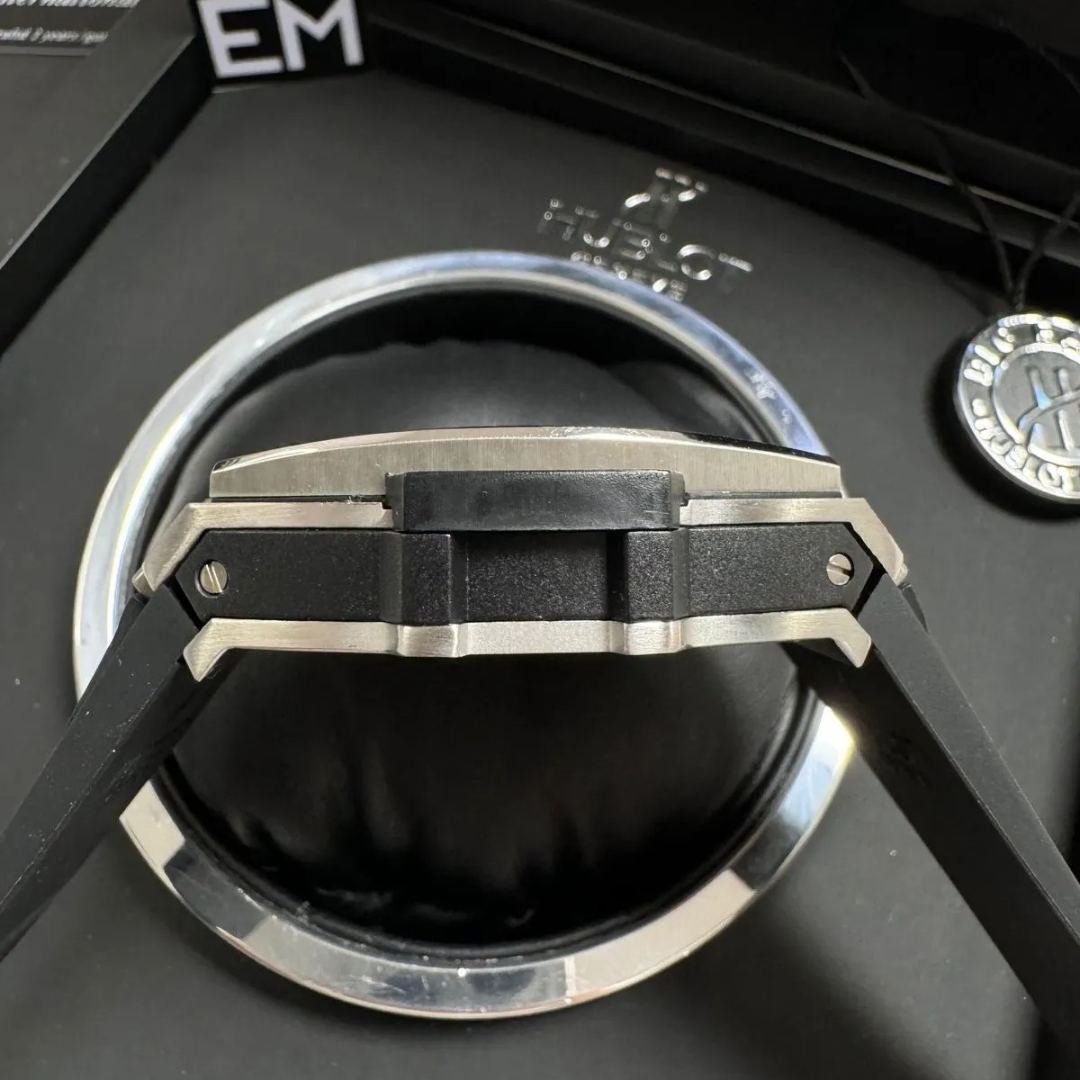 Spirit of Big Bang Titan Black