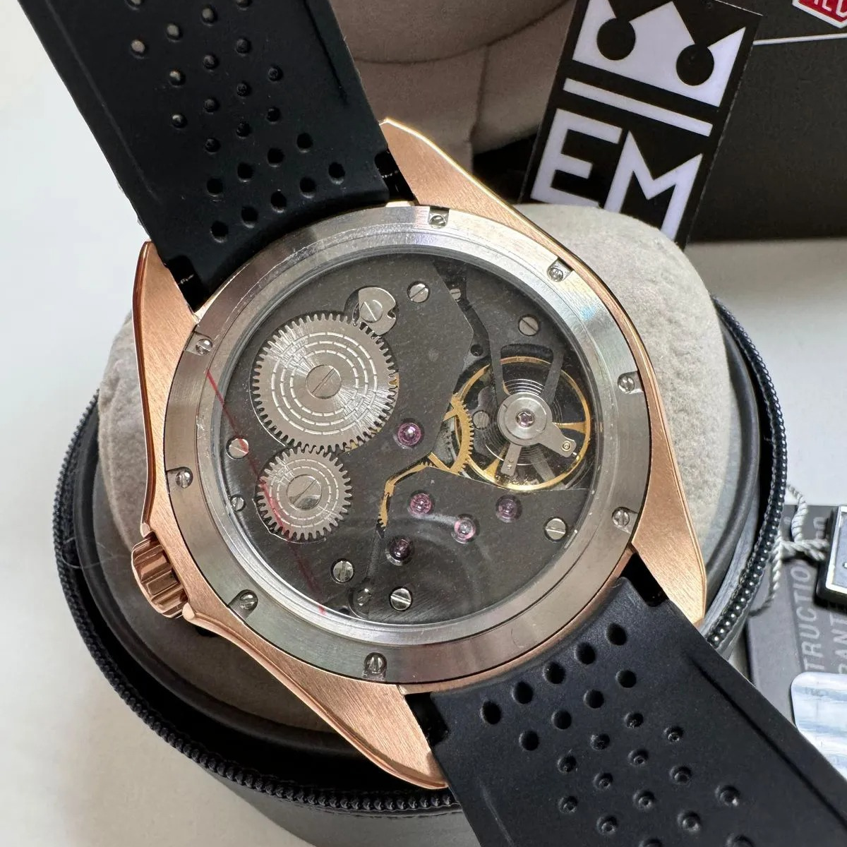TH Carrera Pendulum Rose Gold – Black Dial TAG Heuer