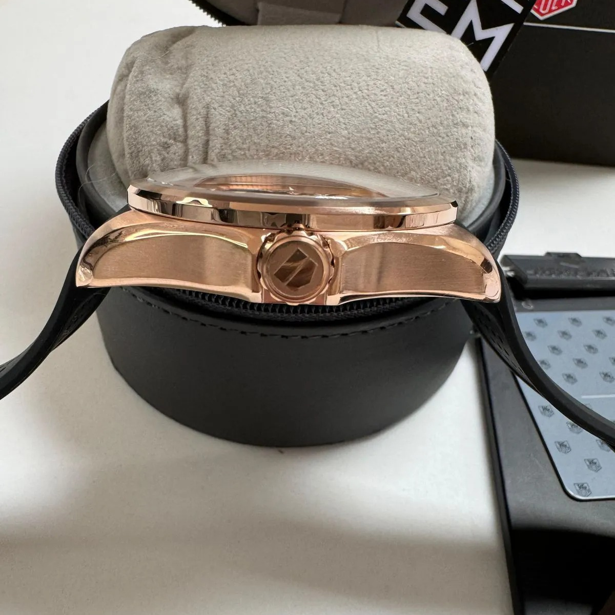 TH Carrera Pendulum Rose Gold – Black Dial TAG Heuer