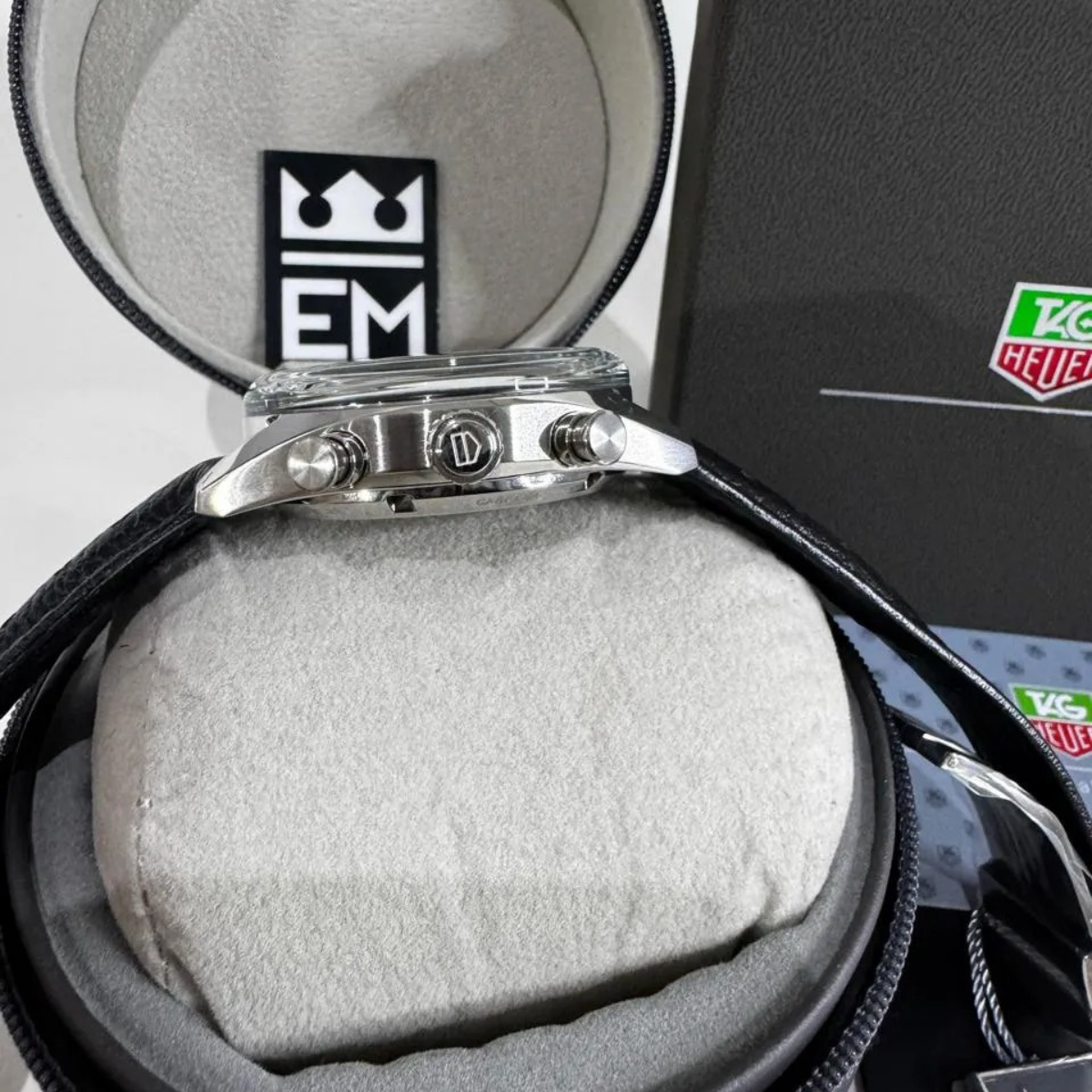 TH Carrera Chronograph – Black/Silver – Leather Strap TAG Heuer