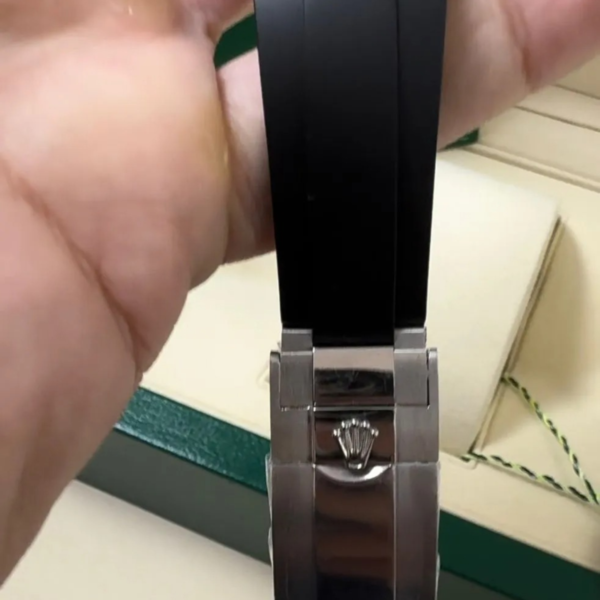 RX Yacht-Master 42 – Black Dial – Oysterflex