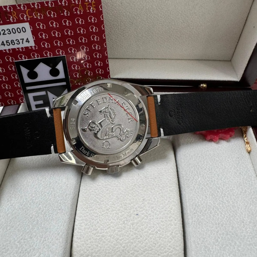 Speedmaster Broad Arrow Black/Silver – 42 mm Cognac Leather Strap