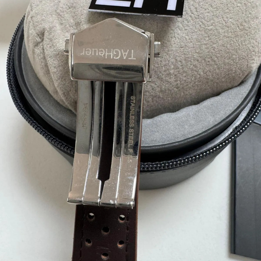 TH Carrera Chronograph Black – Automatic | Suede Leather Strap TAG Heuer